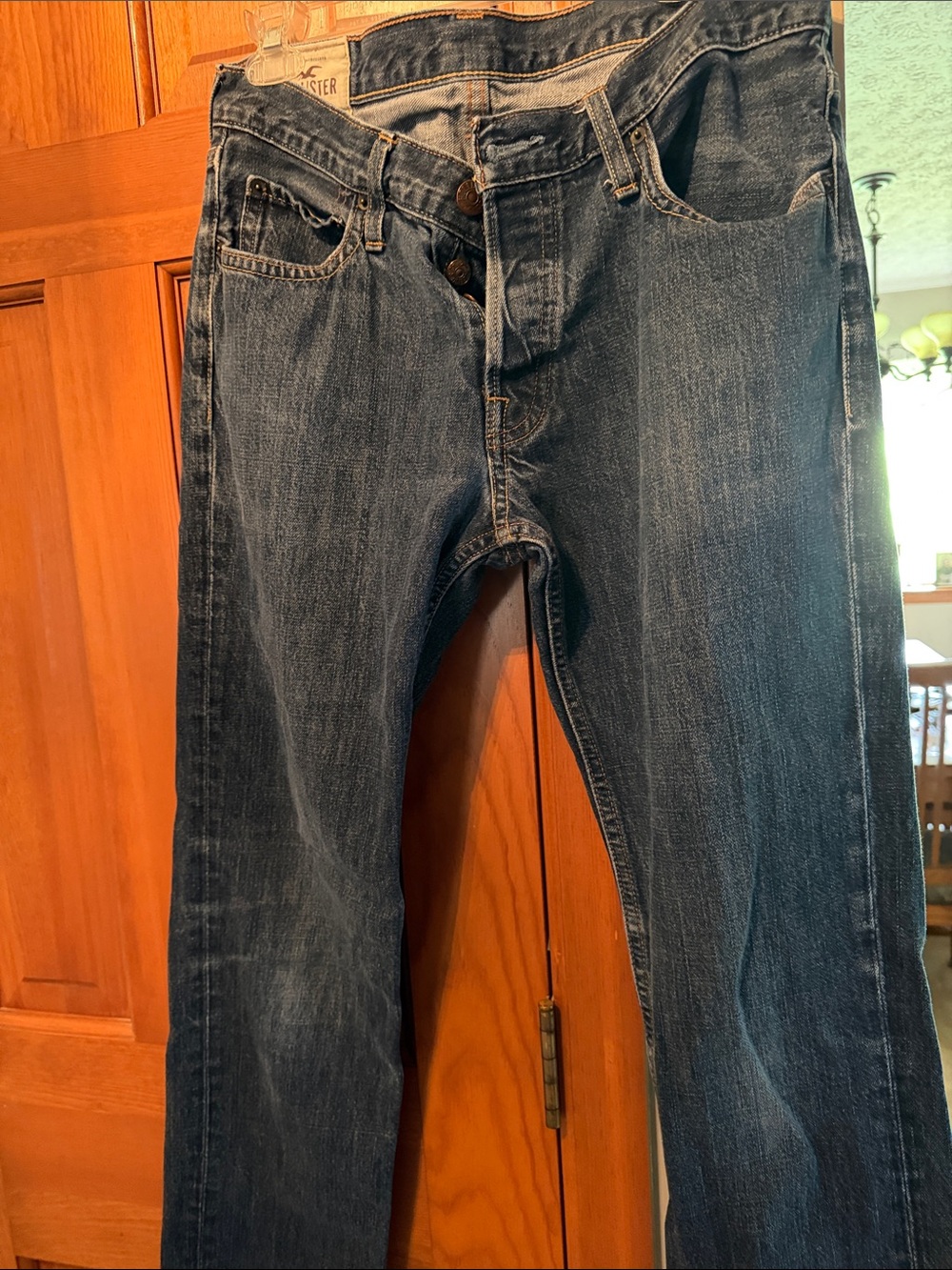Hollister Men's Dark Blue Denim Jeans - Classic Straight Fit